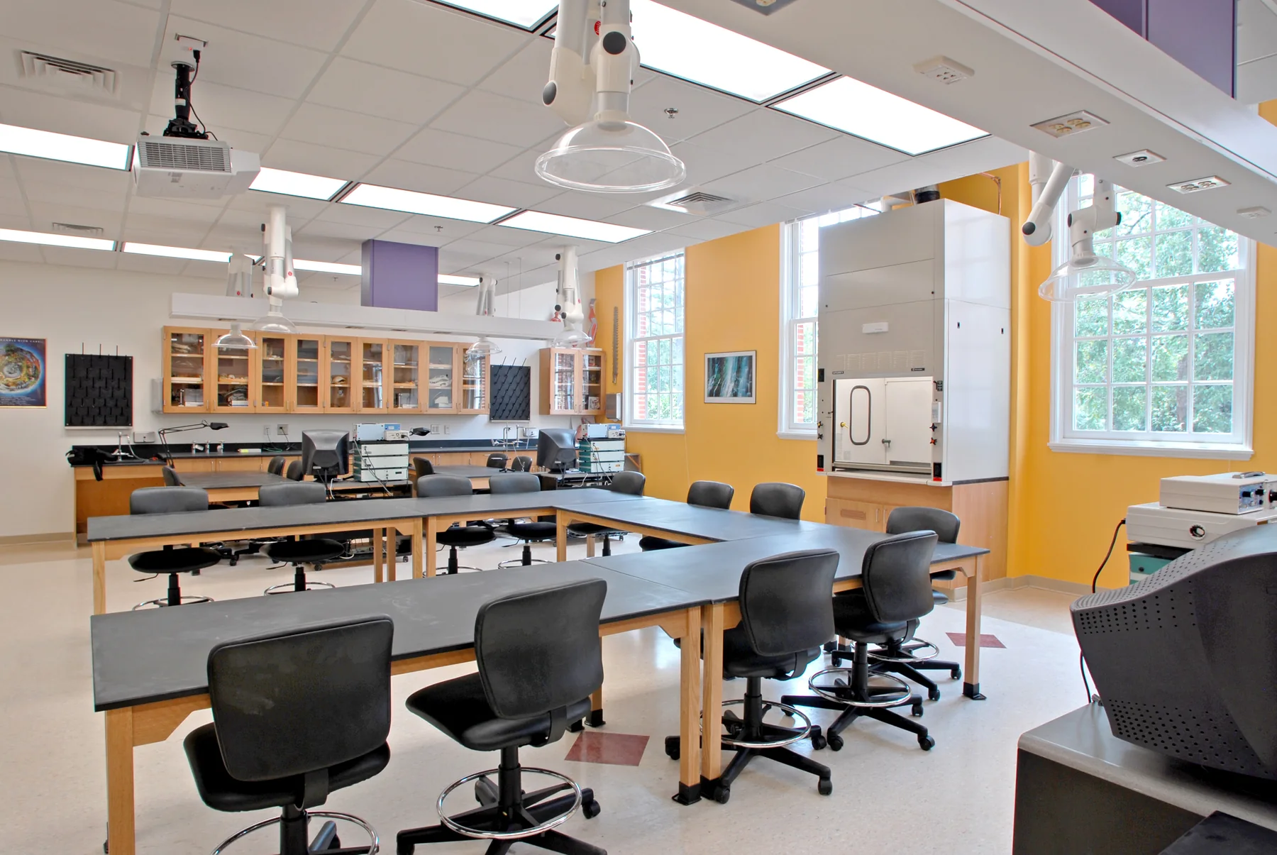 Teaching laboratory inside Munroe Science Building