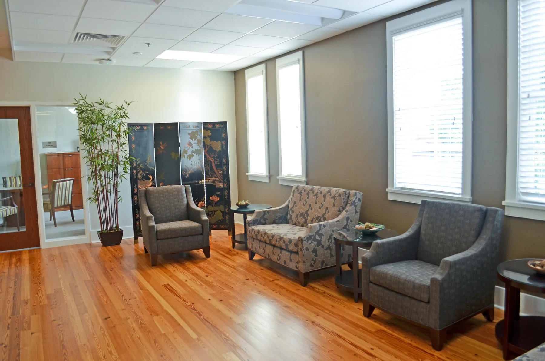 Daylit informal seating area in Rhodes Hall